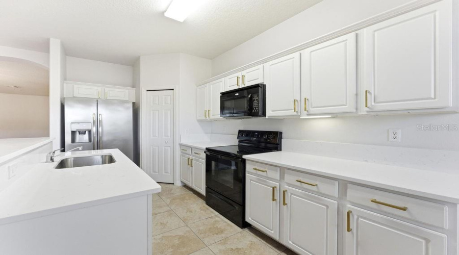 KISSIMMEE, Florida 34747, 3 Bedrooms Bedrooms, ,2 BathroomsBathrooms,Residential,For Sale,OAKWATER,0,MFRO6381121