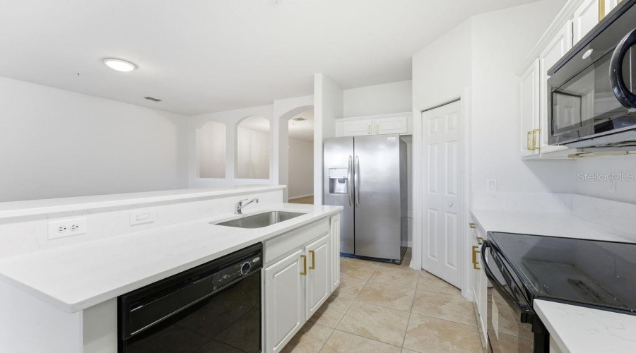 KISSIMMEE, Florida 34747, 3 Bedrooms Bedrooms, ,2 BathroomsBathrooms,Residential,For Sale,OAKWATER,0,MFRO6381121