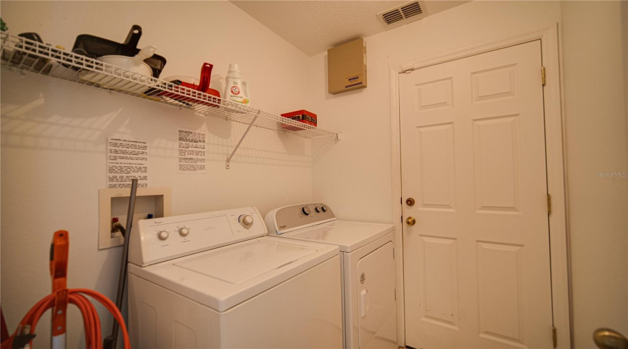 DAVENPORT, Florida 33897, 5 Bedrooms Bedrooms, ,4 BathroomsBathrooms,Residential,For Sale,BLOOMINGDALE,0,MFRS5143535