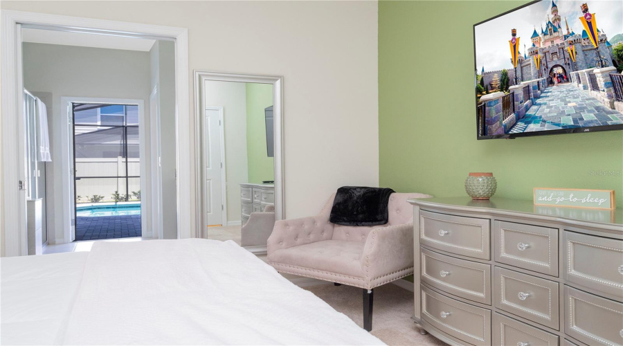 DAVENPORT, Florida 33897, 7 Bedrooms Bedrooms, ,5 BathroomsBathrooms,Residential,For Sale,LILAC,0,MFRO6380154