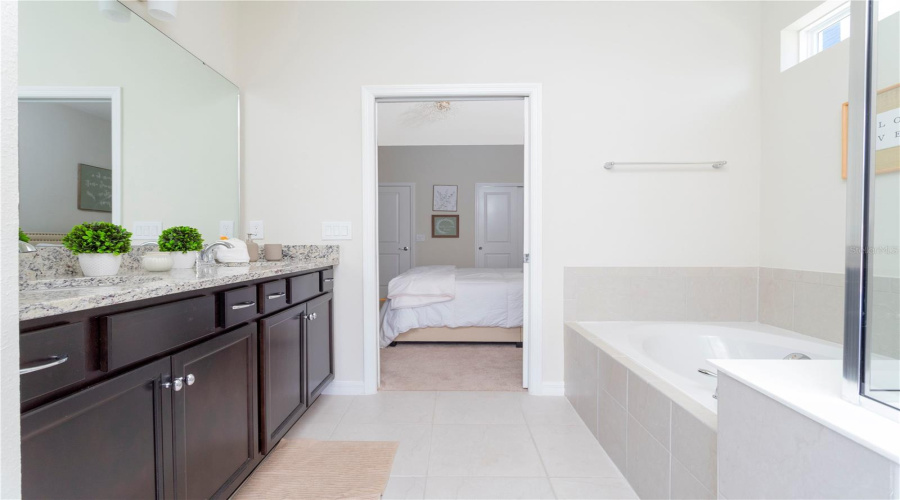 DAVENPORT, Florida 33897, 7 Bedrooms Bedrooms, ,5 BathroomsBathrooms,Residential,For Sale,LILAC,0,MFRO6380154