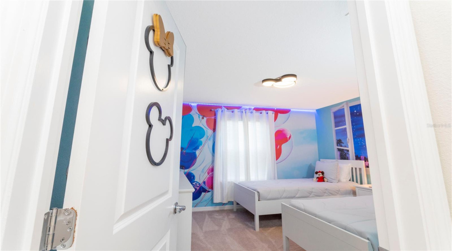 DAVENPORT, Florida 33897, 7 Bedrooms Bedrooms, ,5 BathroomsBathrooms,Residential,For Sale,LILAC,0,MFRO6380154