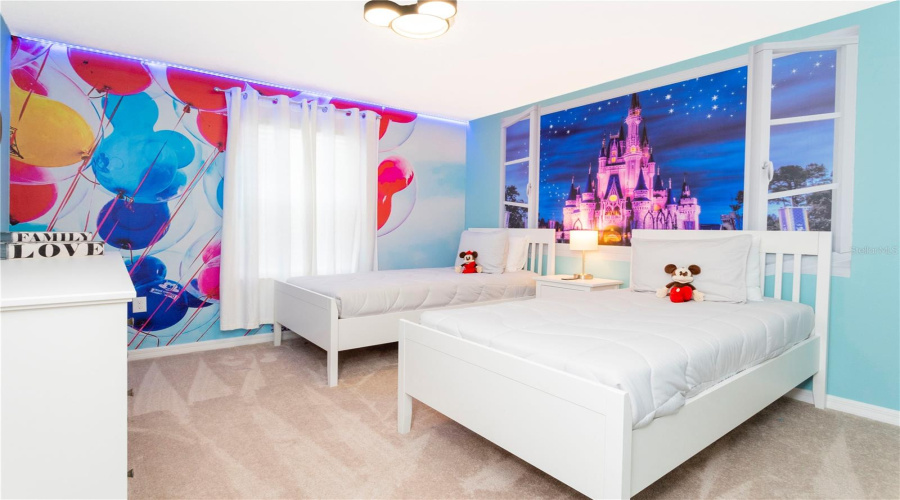 DAVENPORT, Florida 33897, 7 Bedrooms Bedrooms, ,5 BathroomsBathrooms,Residential,For Sale,LILAC,0,MFRO6380154