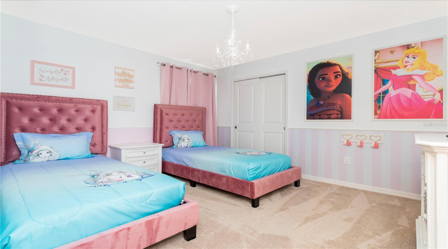 DAVENPORT, Florida 33897, 7 Bedrooms Bedrooms, ,5 BathroomsBathrooms,Residential,For Sale,LILAC,0,MFRO6380154