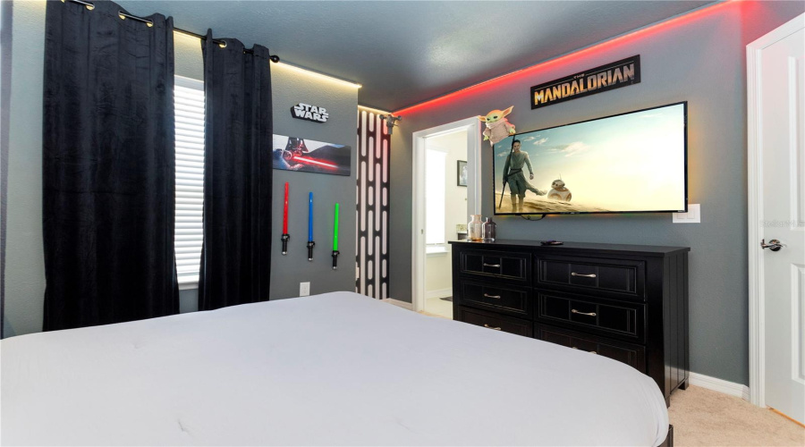 DAVENPORT, Florida 33897, 7 Bedrooms Bedrooms, ,5 BathroomsBathrooms,Residential,For Sale,LILAC,0,MFRO6380154