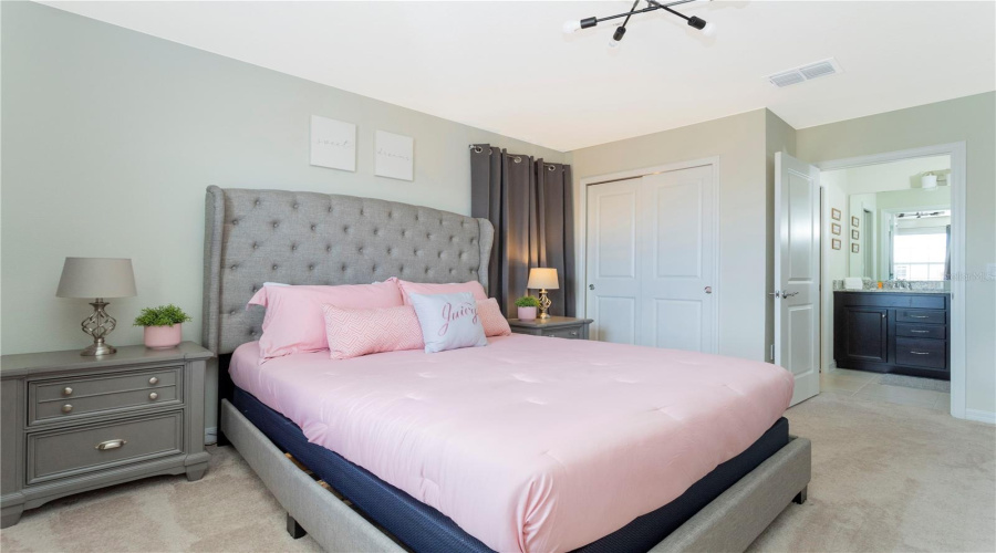 DAVENPORT, Florida 33897, 7 Bedrooms Bedrooms, ,5 BathroomsBathrooms,Residential,For Sale,LILAC,0,MFRO6380154