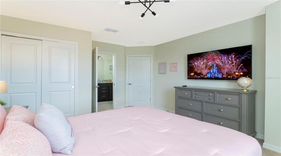 DAVENPORT, Florida 33897, 7 Bedrooms Bedrooms, ,5 BathroomsBathrooms,Residential,For Sale,LILAC,0,MFRO6380154