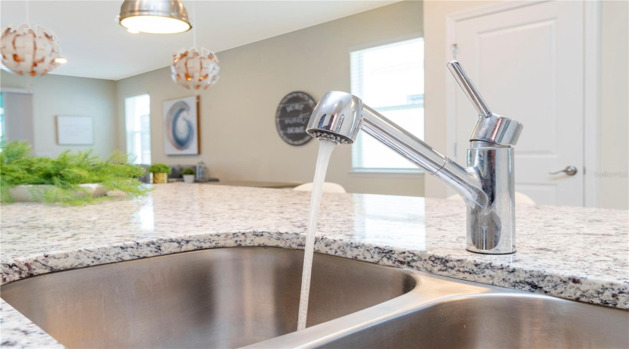 DAVENPORT, Florida 33897, 7 Bedrooms Bedrooms, ,5 BathroomsBathrooms,Residential,For Sale,LILAC,0,MFRO6380154