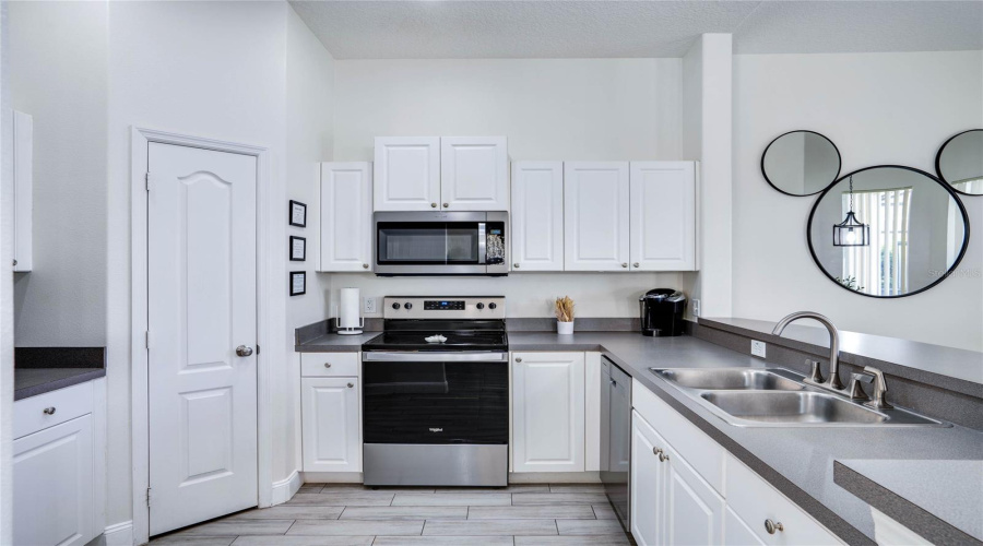 DAVENPORT, Florida 33897, 4 Bedrooms Bedrooms, ,3 BathroomsBathrooms,Residential,For Sale,TUSCAN HILLS,0,MFRO6291347