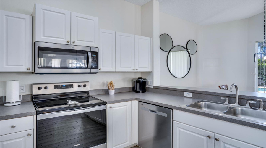 DAVENPORT, Florida 33897, 4 Bedrooms Bedrooms, ,3 BathroomsBathrooms,Residential,For Sale,TUSCAN HILLS,0,MFRO6291347