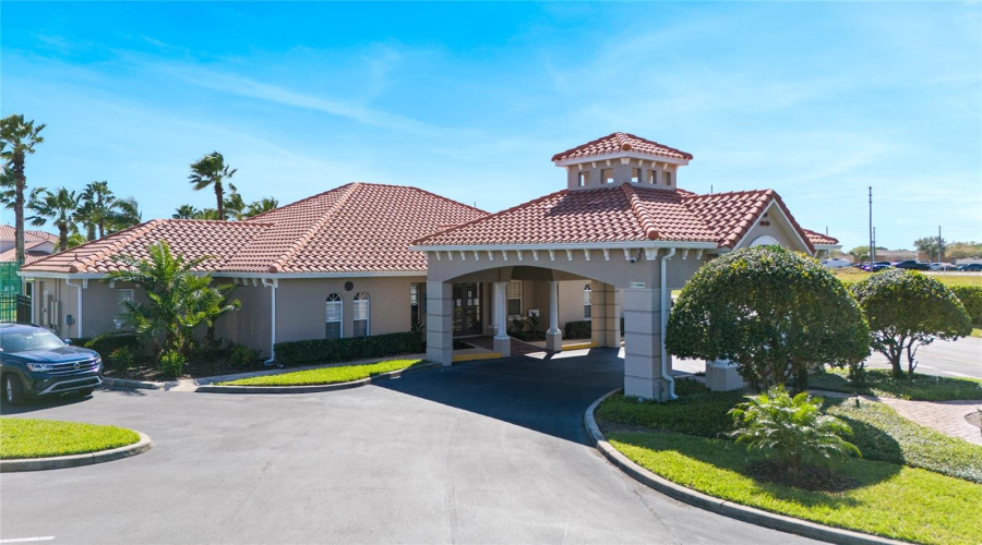 Clubhouse & fitness center