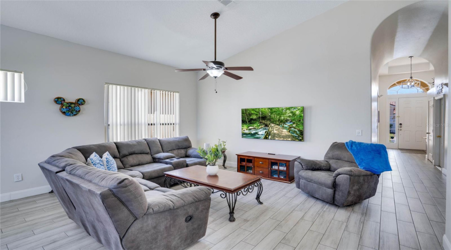 DAVENPORT, Florida 33897, 4 Bedrooms Bedrooms, ,3 BathroomsBathrooms,Residential,For Sale,TUSCAN HILLS,0,MFRO6291347