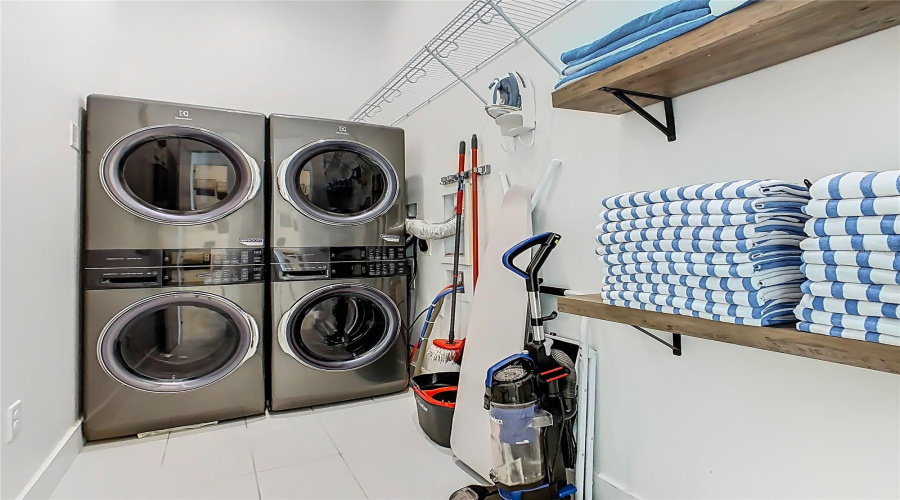 REUNION, Florida 34747, 9 Bedrooms Bedrooms, ,9 BathroomsBathrooms,Residential,For Sale,GRAND TRAVERSE,0,MFRO6332017