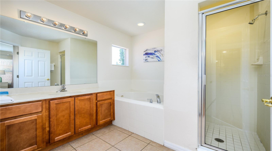 KISSIMMEE, Florida 34746, 6 Bedrooms Bedrooms, ,5 BathroomsBathrooms,Residential,For Sale,MARCELLO,0,MFRO6381209