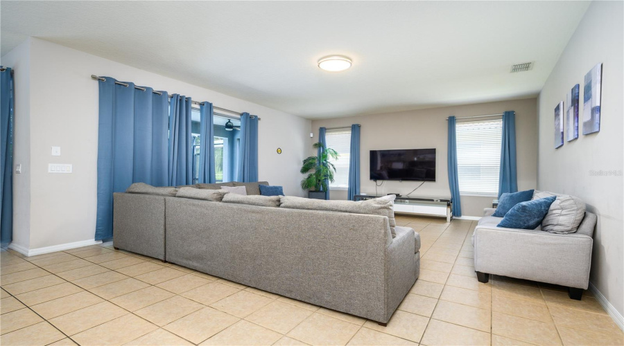 KISSIMMEE, Florida 34746, 6 Bedrooms Bedrooms, ,5 BathroomsBathrooms,Residential,For Sale,MARCELLO,0,MFRO6381209