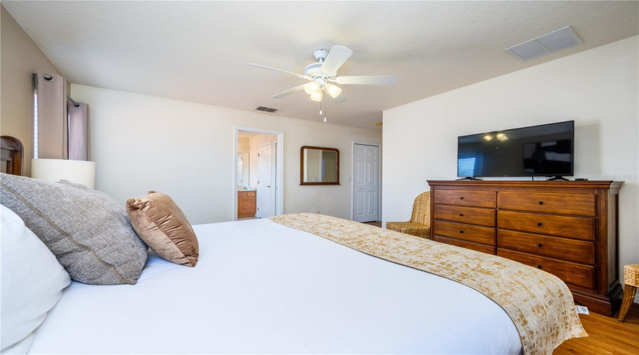 KISSIMMEE, Florida 34746, 6 Bedrooms Bedrooms, ,5 BathroomsBathrooms,Residential,For Sale,MARCELLO,0,MFRO6381209