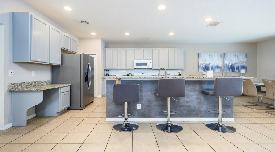 KISSIMMEE, Florida 34746, 6 Bedrooms Bedrooms, ,5 BathroomsBathrooms,Residential,For Sale,MARCELLO,0,MFRO6381209