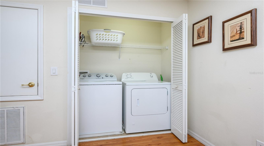 KISSIMMEE, Florida 34746, 6 Bedrooms Bedrooms, ,5 BathroomsBathrooms,Residential,For Sale,MARCELLO,0,MFRO6381209