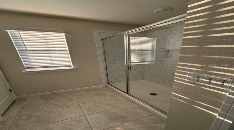 DAVENPORT, Florida 33896, 3 Bedrooms Bedrooms, ,2 BathroomsBathrooms,Residential,For Sale,STUNNING,0,MFRO6381260