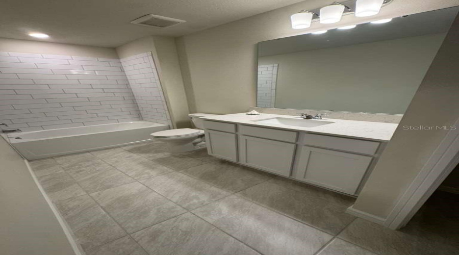 DAVENPORT, Florida 33896, 3 Bedrooms Bedrooms, ,2 BathroomsBathrooms,Residential,For Sale,STUNNING,0,MFRO6381260