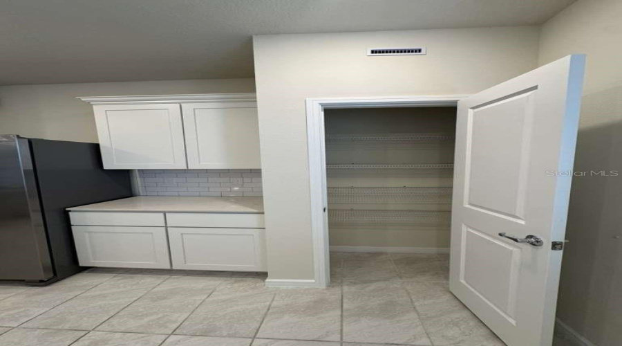 DAVENPORT, Florida 33896, 3 Bedrooms Bedrooms, ,2 BathroomsBathrooms,Residential,For Sale,STUNNING,0,MFRO6381260