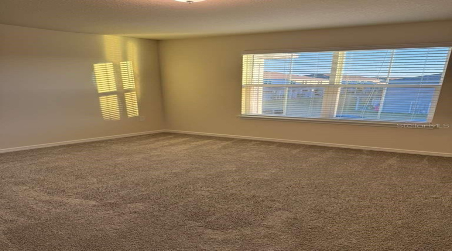 DAVENPORT, Florida 33896, 3 Bedrooms Bedrooms, ,2 BathroomsBathrooms,Residential,For Sale,STUNNING,0,MFRO6381260