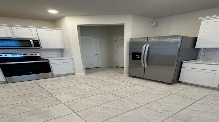 DAVENPORT, Florida 33896, 3 Bedrooms Bedrooms, ,2 BathroomsBathrooms,Residential,For Sale,STUNNING,0,MFRO6381260