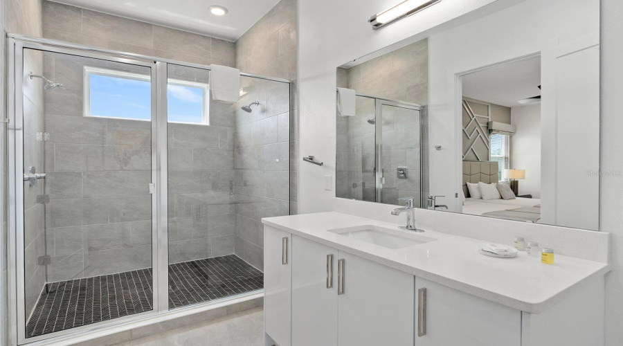 DAVENPORT, Florida 33837, 6 Bedrooms Bedrooms, ,6 BathroomsBathrooms,Residential,For Sale,PINE OAK,0,MFRS5143499