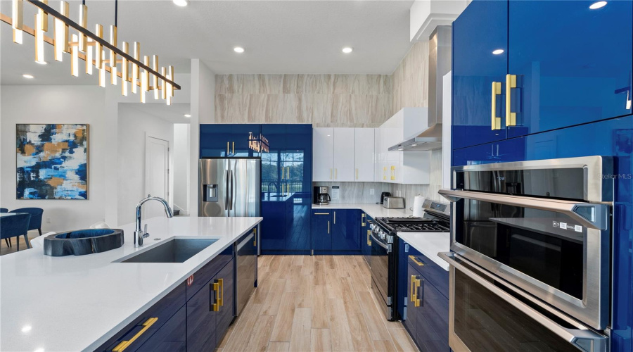 DAVENPORT, Florida 33837, 6 Bedrooms Bedrooms, ,6 BathroomsBathrooms,Residential,For Sale,PINE OAK,0,MFRS5143499