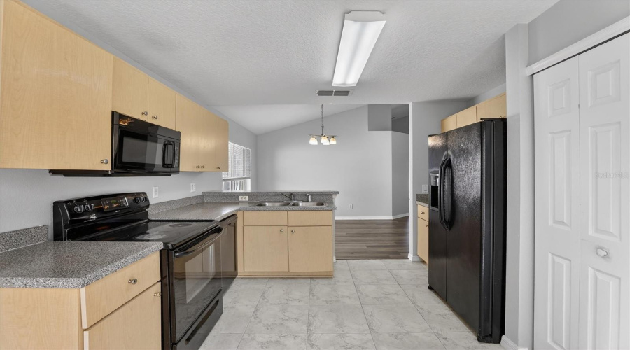 KISSIMMEE, Florida 34746, 4 Bedrooms Bedrooms, ,2 BathroomsBathrooms,Residential,For Sale,EMERALD GREEN,0,MFRS5143546