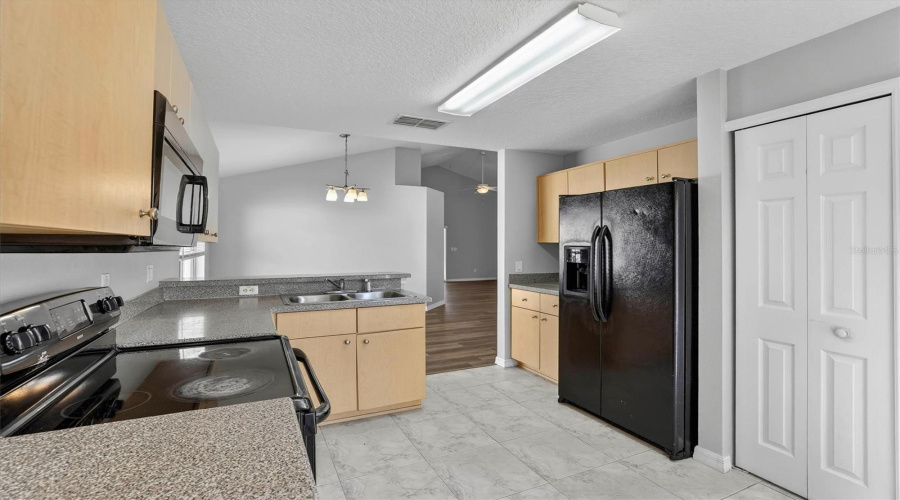 KISSIMMEE, Florida 34746, 4 Bedrooms Bedrooms, ,2 BathroomsBathrooms,Residential,For Sale,EMERALD GREEN,0,MFRS5143546