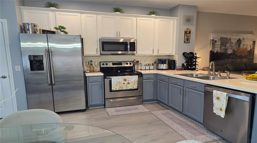 KISSIMMEE, Florida 34746, 3 Bedrooms Bedrooms, ,3 BathroomsBathrooms,Residential,For Sale,PARADISE CAY,0,MFRO6357060