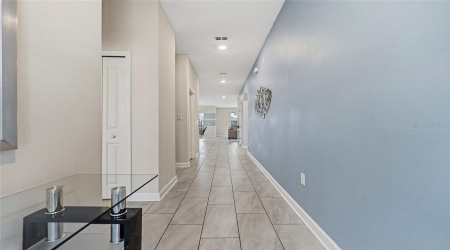 DAVENPORT, Florida 33896, 6 Bedrooms Bedrooms, ,5 BathroomsBathrooms,Residential,For Sale,CABOT CLIFFS,0,MFRS5143528