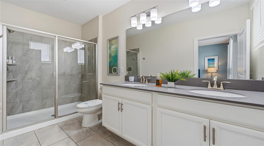 DAVENPORT, Florida 33896, 6 Bedrooms Bedrooms, ,5 BathroomsBathrooms,Residential,For Sale,CABOT CLIFFS,0,MFRS5143528