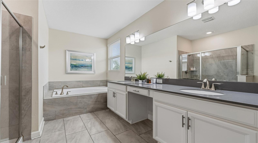 DAVENPORT, Florida 33896, 6 Bedrooms Bedrooms, ,5 BathroomsBathrooms,Residential,For Sale,CABOT CLIFFS,0,MFRS5143528