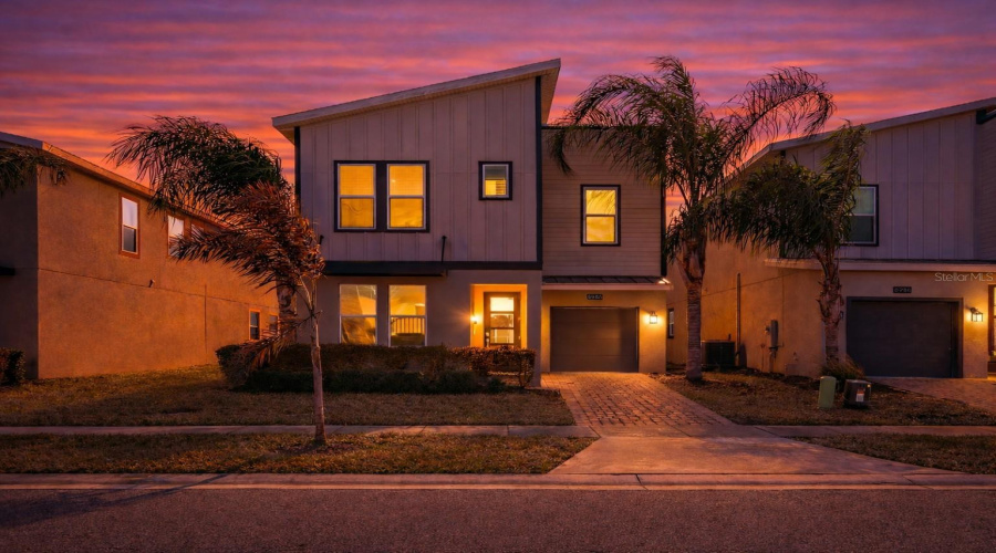DAVENPORT, Florida 33896, 6 Bedrooms Bedrooms, ,5 BathroomsBathrooms,Residential,For Sale,CABOT CLIFFS,0,MFRS5143528