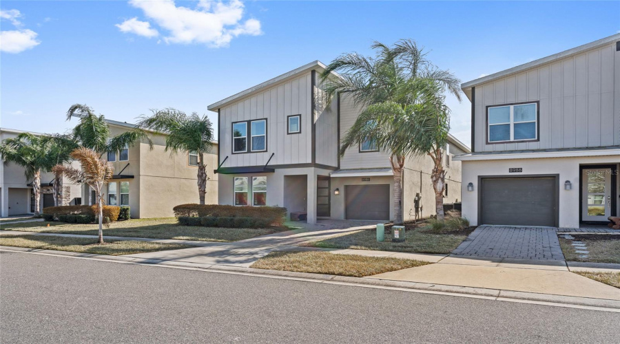 DAVENPORT, Florida 33896, 6 Bedrooms Bedrooms, ,5 BathroomsBathrooms,Residential,For Sale,CABOT CLIFFS,0,MFRS5143528