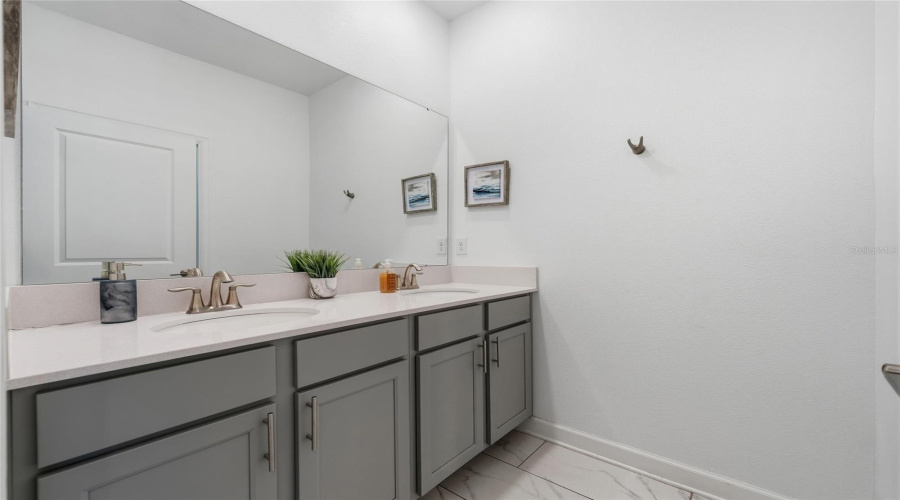 DAVENPORT, Florida 33896, 5 Bedrooms Bedrooms, ,4 BathroomsBathrooms,Residential,For Sale,LEADER,0,MFRS5143579