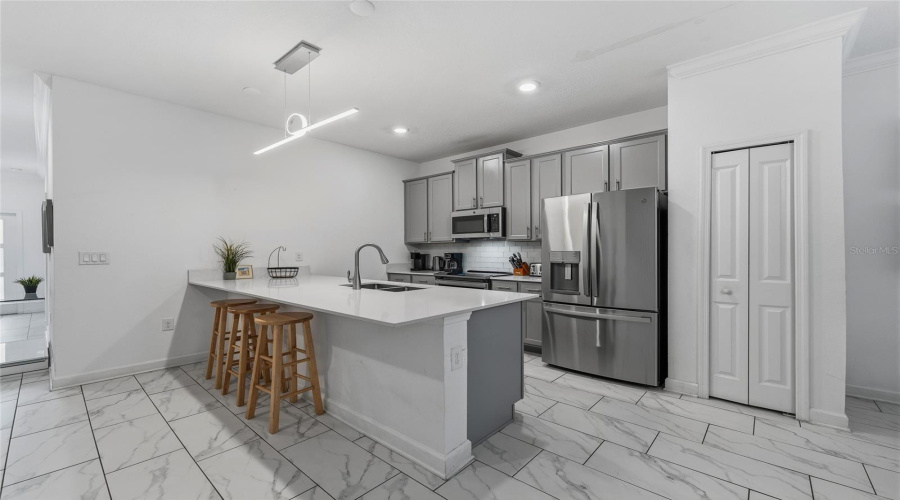 DAVENPORT, Florida 33896, 5 Bedrooms Bedrooms, ,4 BathroomsBathrooms,Residential,For Sale,LEADER,0,MFRS5143579