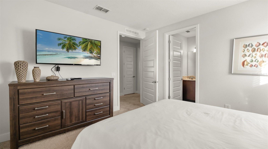 KISSIMMEE, Florida 34747, 6 Bedrooms Bedrooms, ,6 BathroomsBathrooms,Residential,For Sale,MARKER AVE,0,MFRO6375250