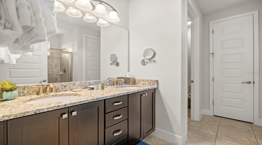 KISSIMMEE, Florida 34747, 6 Bedrooms Bedrooms, ,6 BathroomsBathrooms,Residential,For Sale,MARKER AVE,0,MFRO6375250