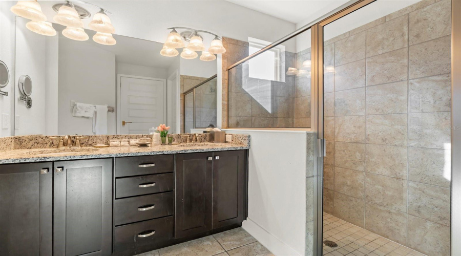 KISSIMMEE, Florida 34747, 6 Bedrooms Bedrooms, ,6 BathroomsBathrooms,Residential,For Sale,MARKER AVE,0,MFRO6375250