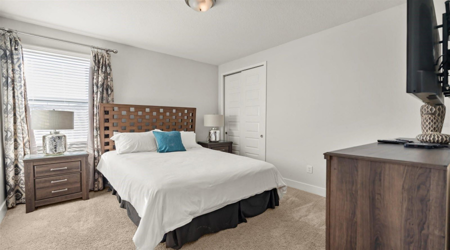 KISSIMMEE, Florida 34747, 6 Bedrooms Bedrooms, ,6 BathroomsBathrooms,Residential,For Sale,MARKER AVE,0,MFRO6375250