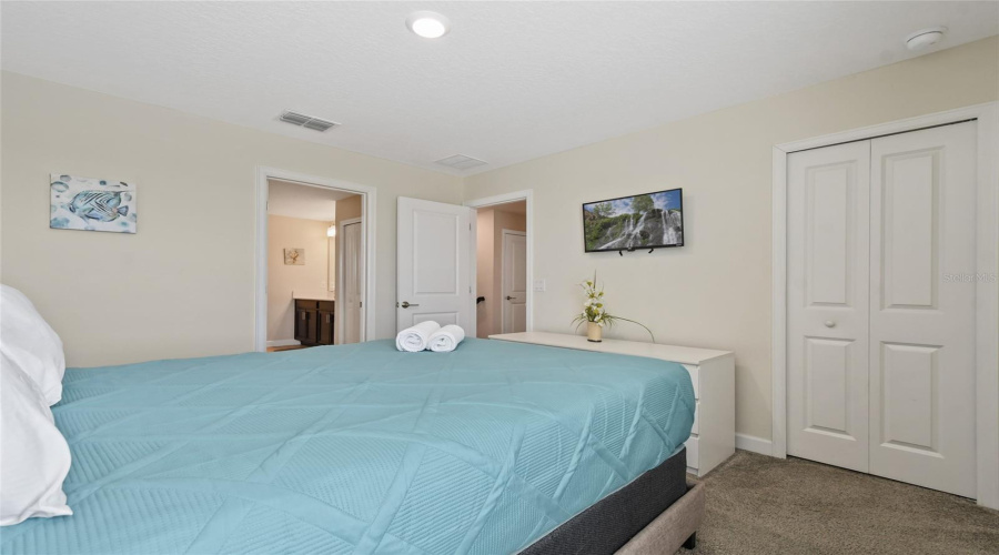 DAVENPORT, Florida 33896, 8 Bedrooms Bedrooms, ,5 BathroomsBathrooms,Residential,For Sale,CABOT CLIFFS,0,MFRO6381600