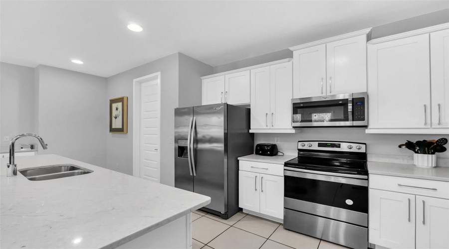 KISSIMMEE, Florida 34747, 8 Bedrooms Bedrooms, ,8 BathroomsBathrooms,Residential,For Sale,MACKINAW,0,MFRO6381127