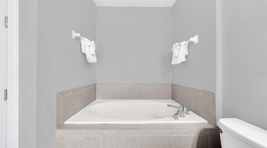 KISSIMMEE, Florida 34747, 8 Bedrooms Bedrooms, ,8 BathroomsBathrooms,Residential,For Sale,MACKINAW,0,MFRO6381127