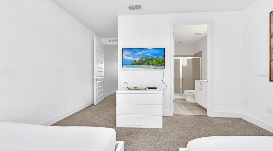 KISSIMMEE, Florida 34747, 8 Bedrooms Bedrooms, ,8 BathroomsBathrooms,Residential,For Sale,MACKINAW,0,MFRO6381127