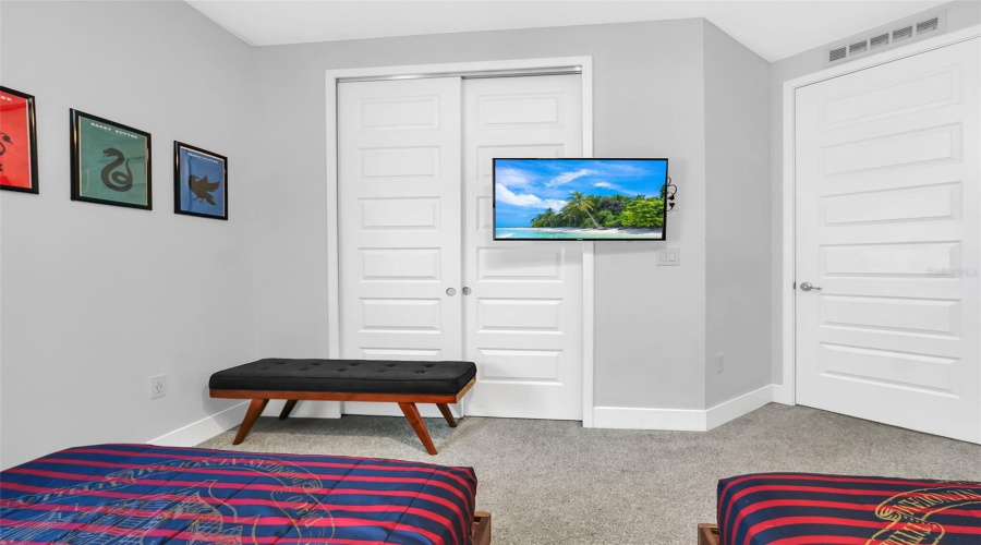 KISSIMMEE, Florida 34747, 8 Bedrooms Bedrooms, ,8 BathroomsBathrooms,Residential,For Sale,MACKINAW,0,MFRO6381127