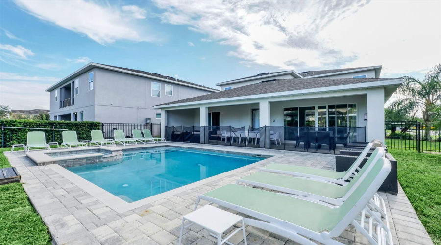 KISSIMMEE, Florida 34747, 8 Bedrooms Bedrooms, ,8 BathroomsBathrooms,Residential,For Sale,MACKINAW,0,MFRO6381127