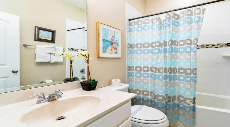 DAVENPORT, Florida 33837, 5 Bedrooms Bedrooms, ,5 BathroomsBathrooms,Residential,For Sale,ACORN,0,MFRO6379627